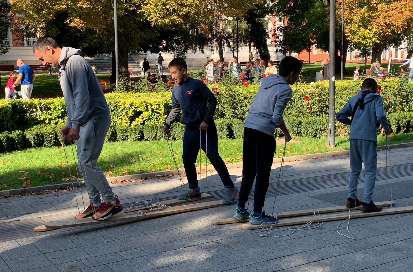 93 семейства се включиха в спортните игри в Градската градина/СНИМКИ/